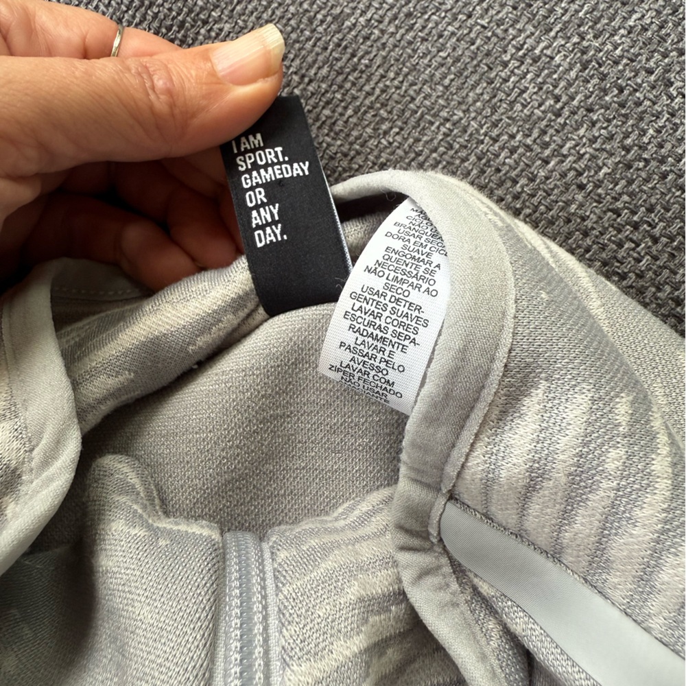 Performance Adidas Zip Up Size Medium - image 8